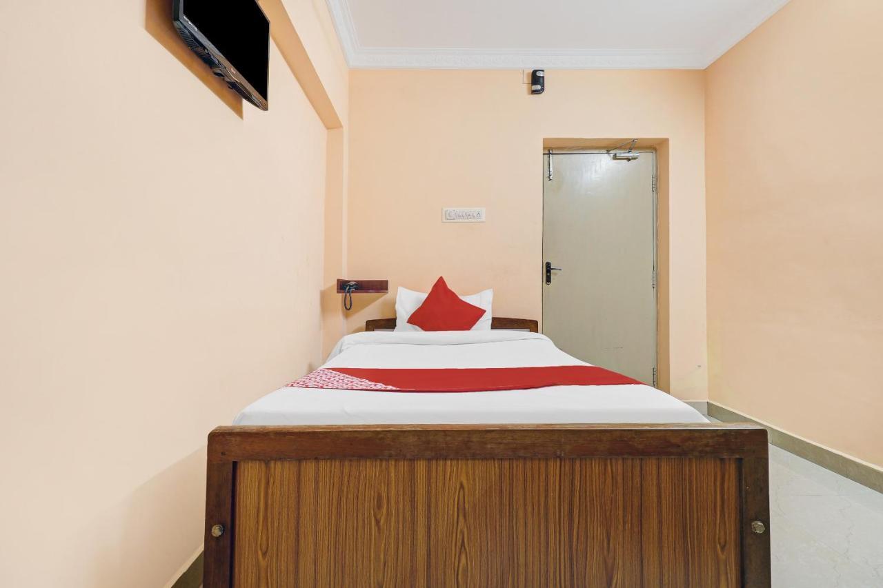 Oyo 81409 Hotel Sivajothi Тутикорин Екстериор снимка