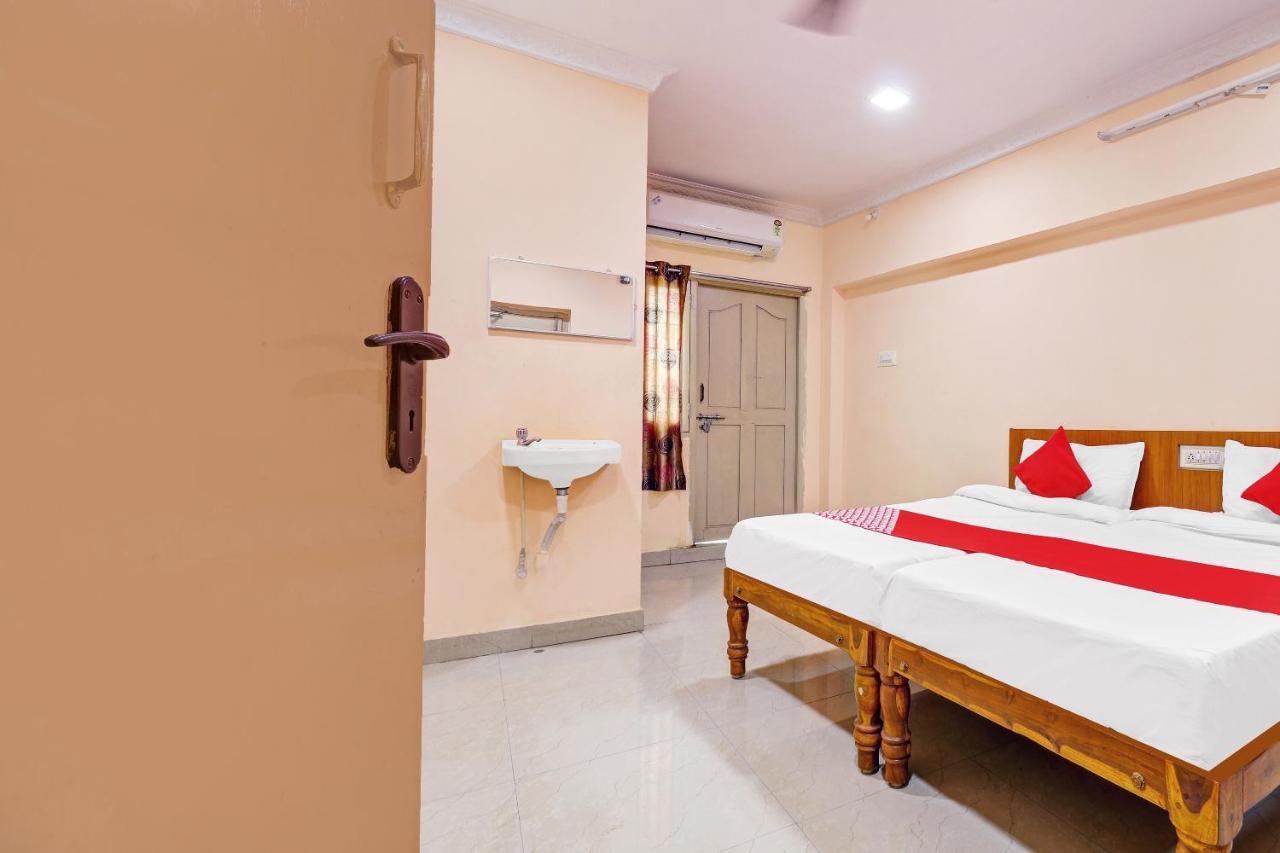 Oyo 81409 Hotel Sivajothi Тутикорин Екстериор снимка